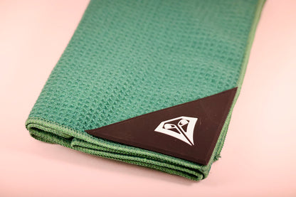 Green Magnetic Golf Towel with Club Brush