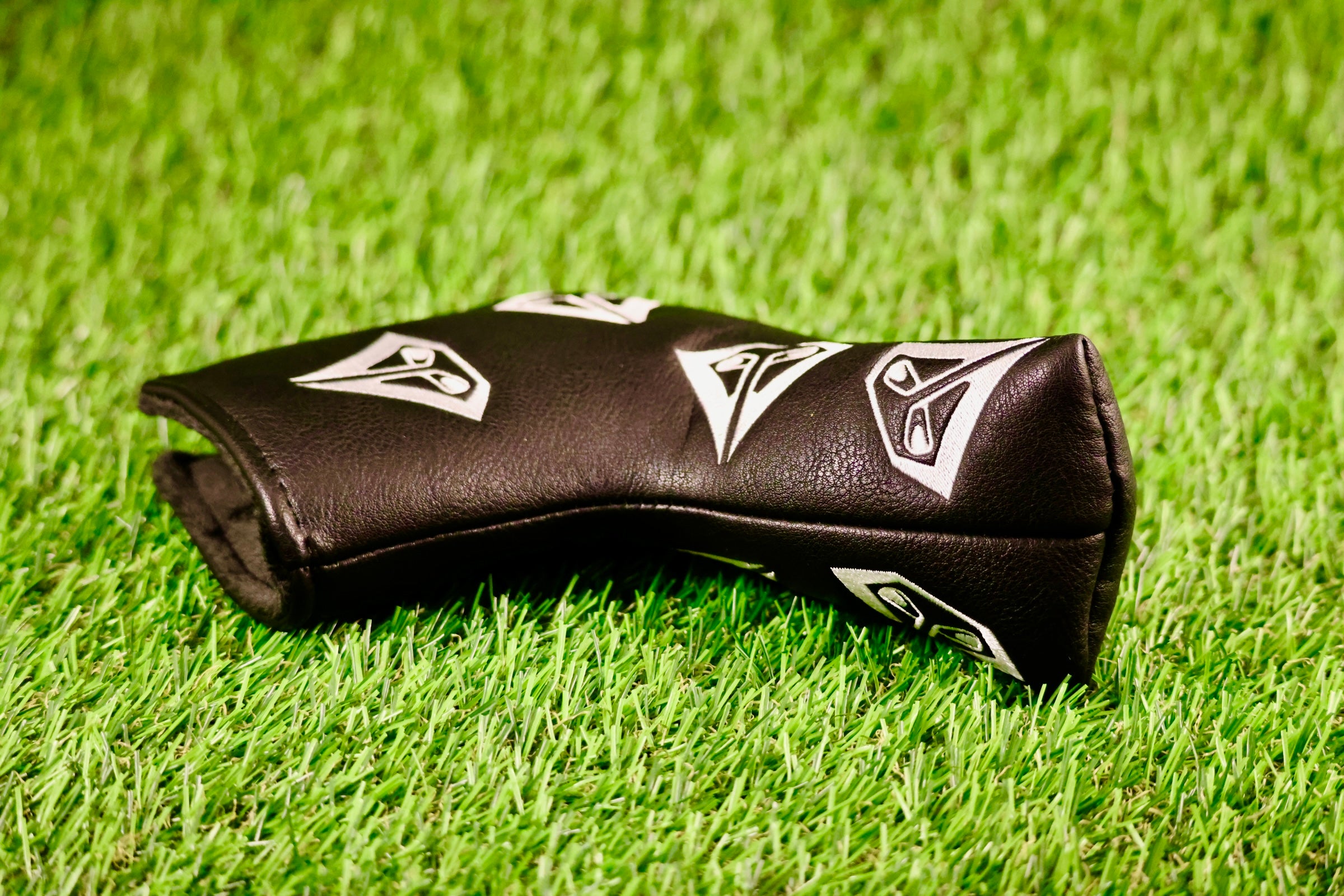 La Vita Golf “Checkered” Blade Putter Headcover